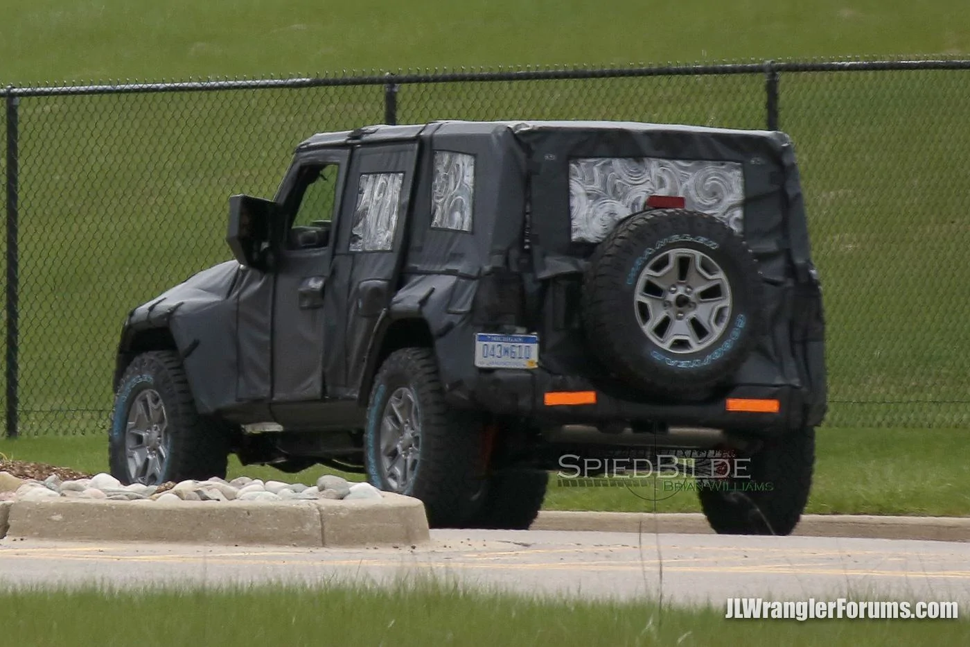 Jeep Wrangler JL 2018 Jeep Wrangler (JL) First Sighting! Spy pics of prototype. 2018 Jeep Wrangler JL11
