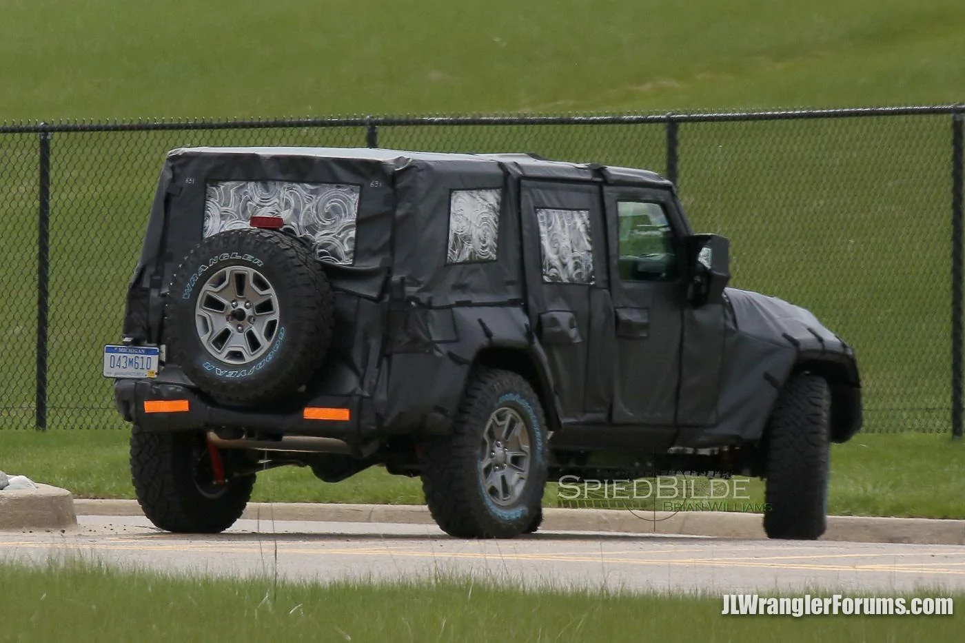 Jeep Wrangler JL 2018 Jeep Wrangler (JL) First Sighting! Spy pics of prototype. 2018 Jeep Wrangler JL7