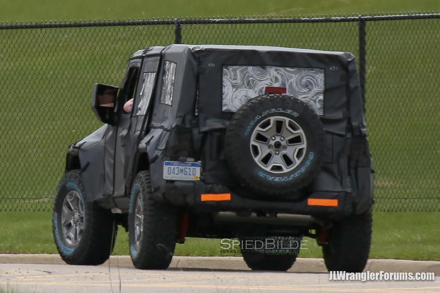 Jeep Wrangler JL 2018 Jeep Wrangler (JL) First Sighting! Spy pics of prototype. 2018 Jeep Wrangler JL9