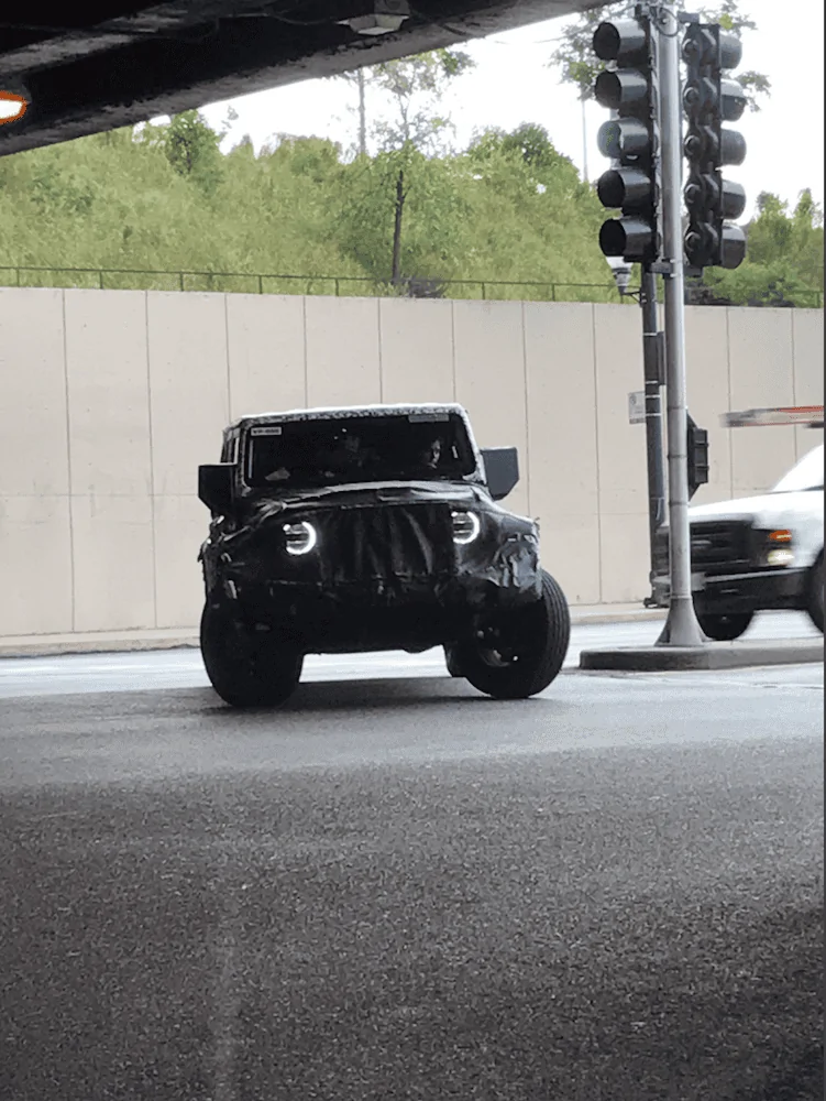 Jeep Wrangler JL JL headlights on 3