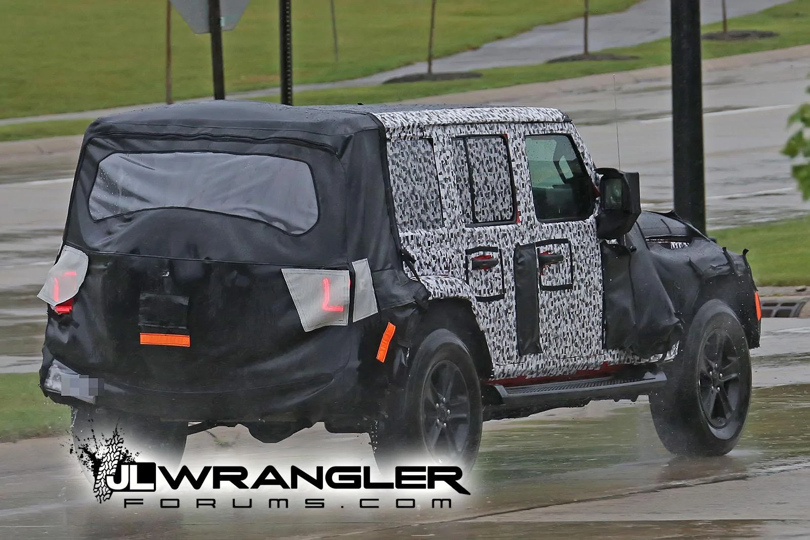 Jeep Wrangler JL Tail Lights on 2018 Jeep Wrangler EXPOSED! 2018-Jeep-Wrangler-Tail-Lights-1