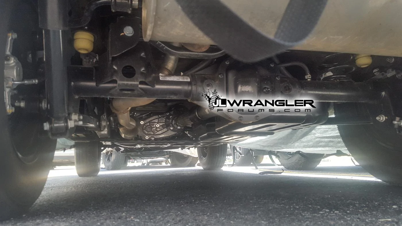 Jeep Wrangler JL 2019 Jeep Wrangler Diesel Prototype Reappears! Great undercarriage pics 2019-Jeep-Wrangler-JL-Diesel-Testing-2