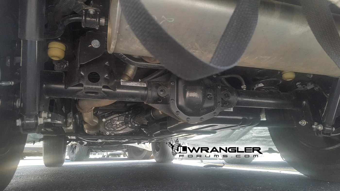 Jeep Wrangler JL 2019 Jeep Wrangler Diesel Prototype Reappears! Great undercarriage pics 2019-Jeep-Wrangler-JL-Diesel-Testing-4