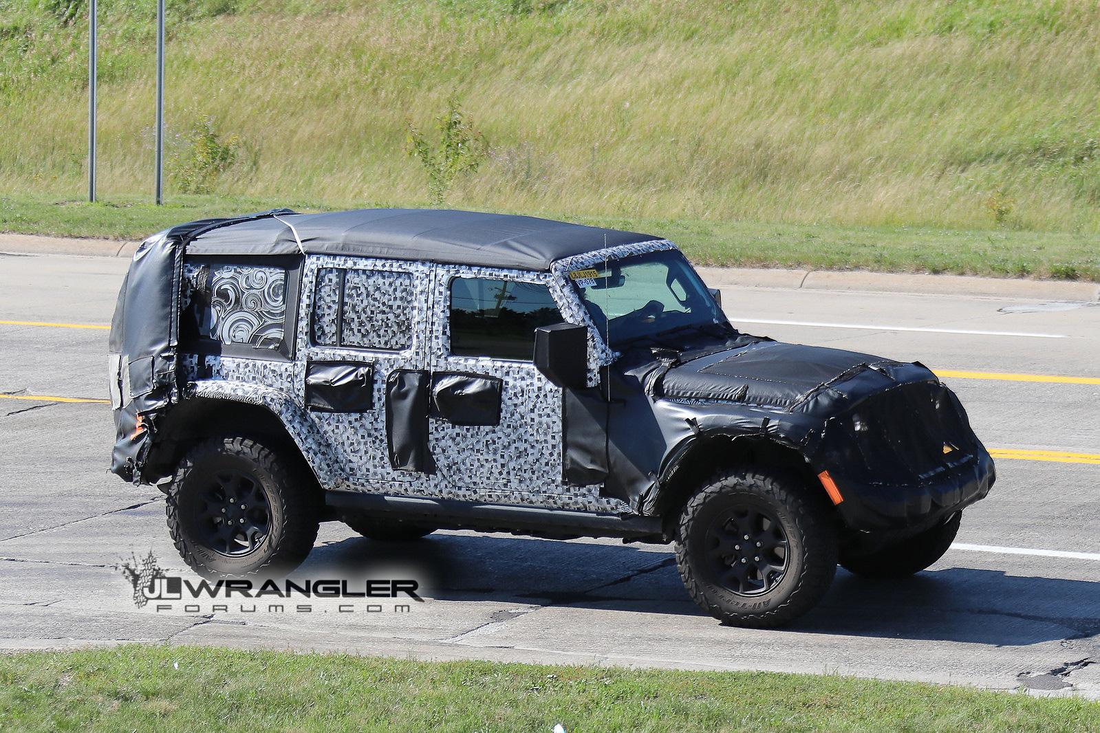 Jeep Wrangler JL JLU soft top spied! 2018-Wrangler-Soft-Top-3