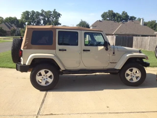 Jeep Wrangler JL 2018 Jeep Wrangler JL Hits Dealer System - 1st Official Look @ Engines, Options, Packages, Features! Tan top 3