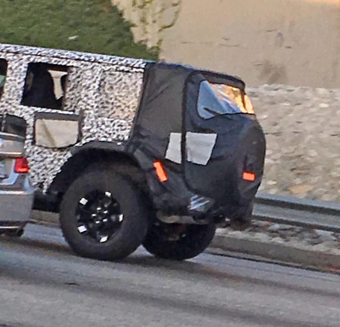 Jeep Wrangler JL New JL wheel spotted? 2017-08-17 19.09.57-1