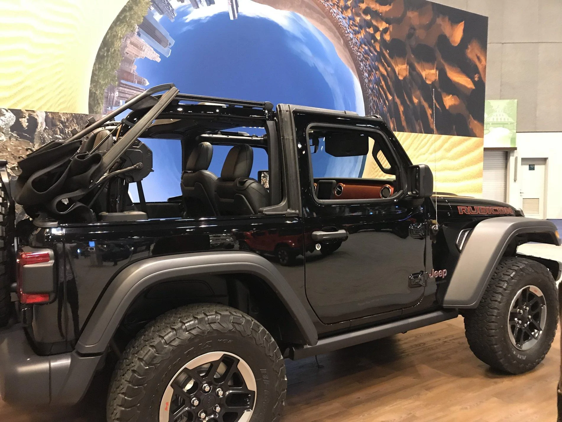 Jeep Wrangler JL St. Louis, MO Auto Show B9186C07-1CAF-4E19-A5E5-80A8A2F06B85