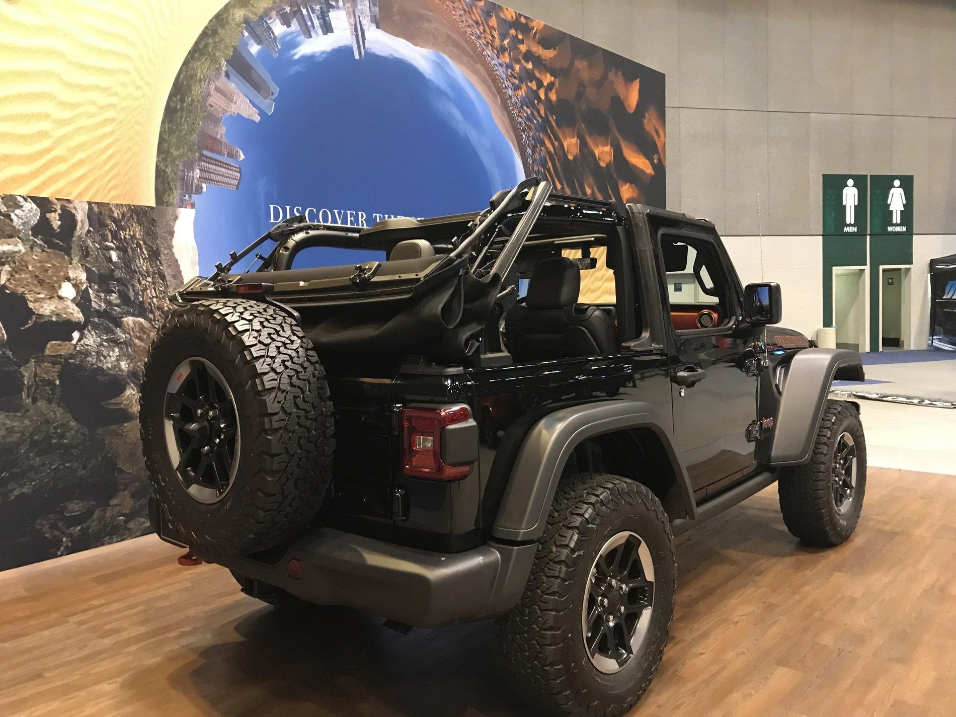 Jeep Wrangler JL St. Louis, MO Auto Show DBFCD13A-160F-489E-950A-8EB6FA438CEB
