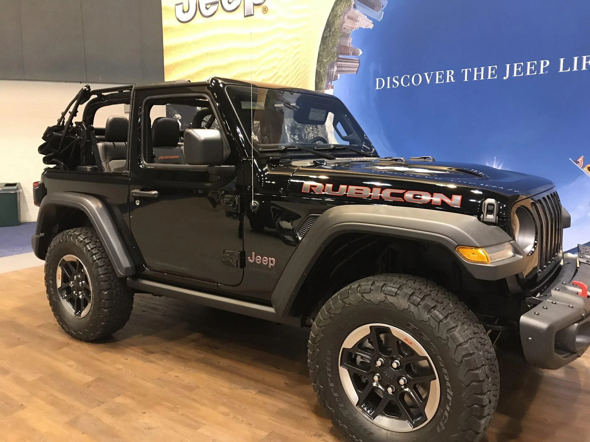 Jeep Wrangler JL St. Louis, MO Auto Show 66E578EE-EC34-4BB1-BE7C-19B36A3CB5C3