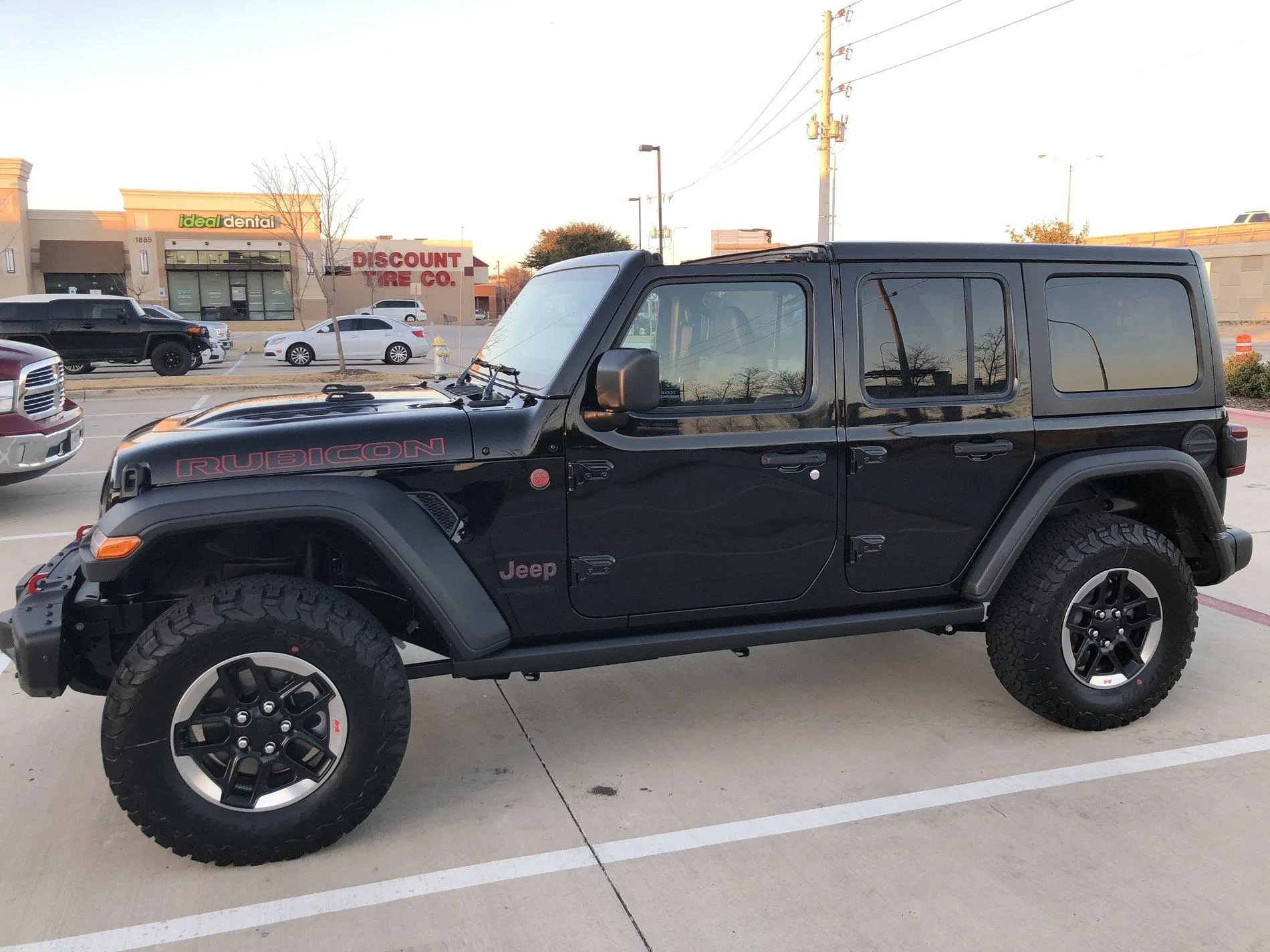 Jeep Wrangler JL Rubicon: stock or optional wheels? 898E6458-6FE6-49EB-9DC8-1F345F877EFA