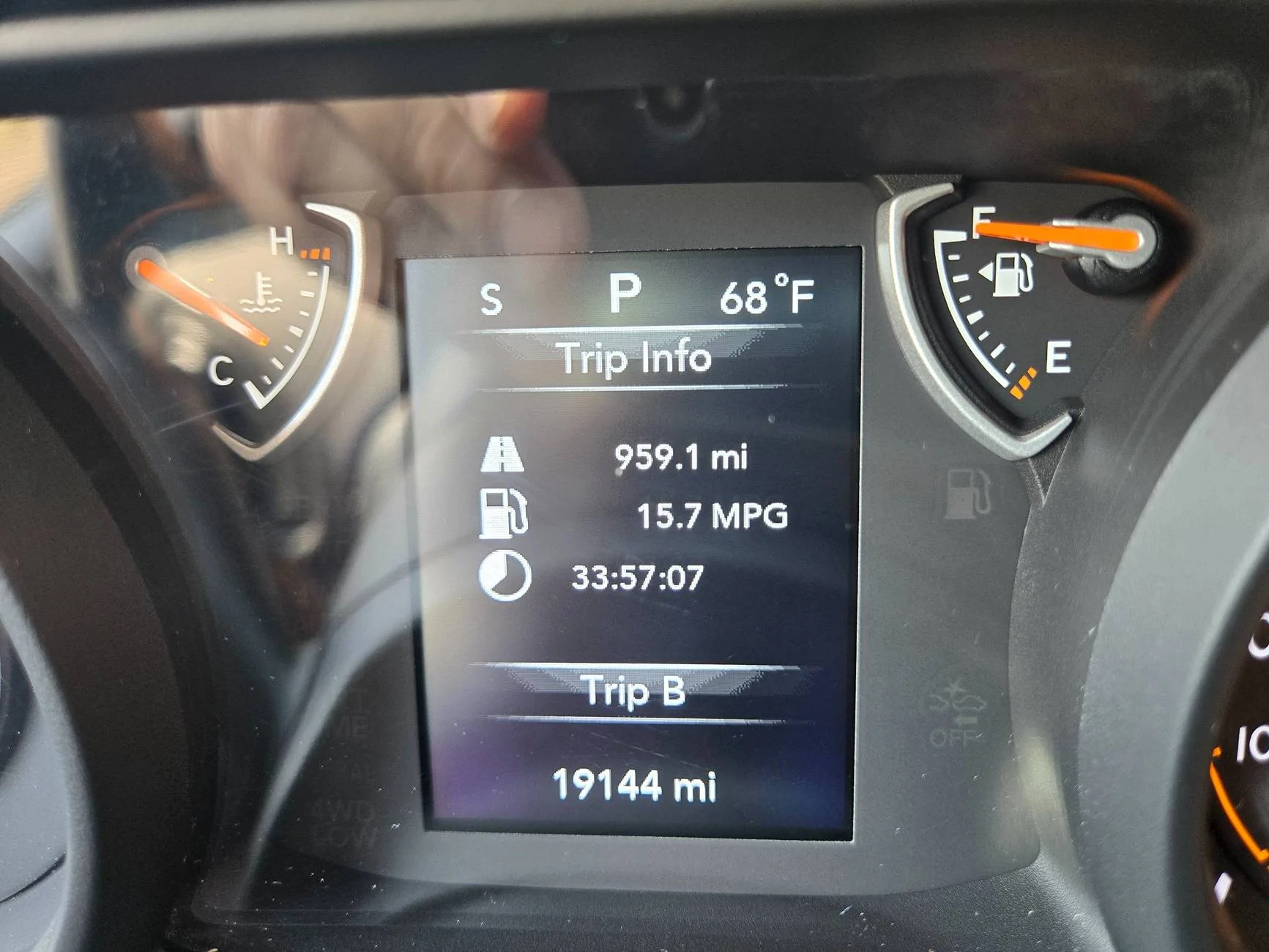 Jeep Wrangler JL Oil change at 1000 miles 20250624_095218