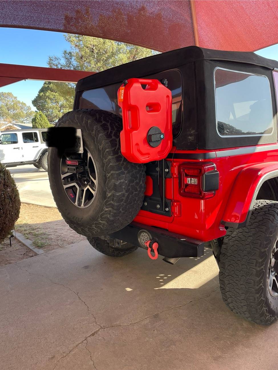 Jeep Wrangler JL $80 Amazon Tailgate Reinforcement VS. Mopar IMG_8939