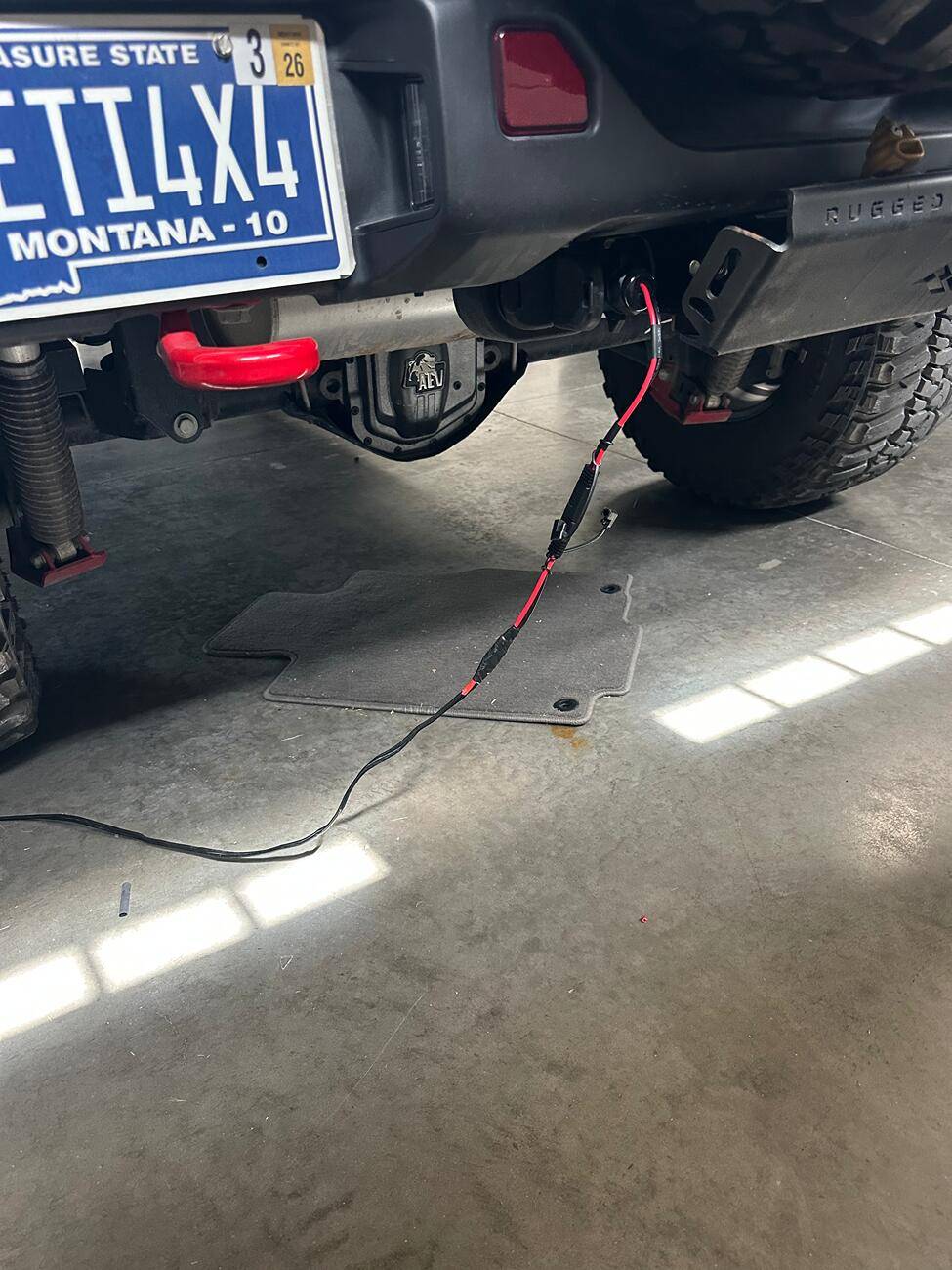 Jeep Wrangler JL PORTABLE AIR COMRPESSOR MOUNTING IDEA tempImagegIcyyz