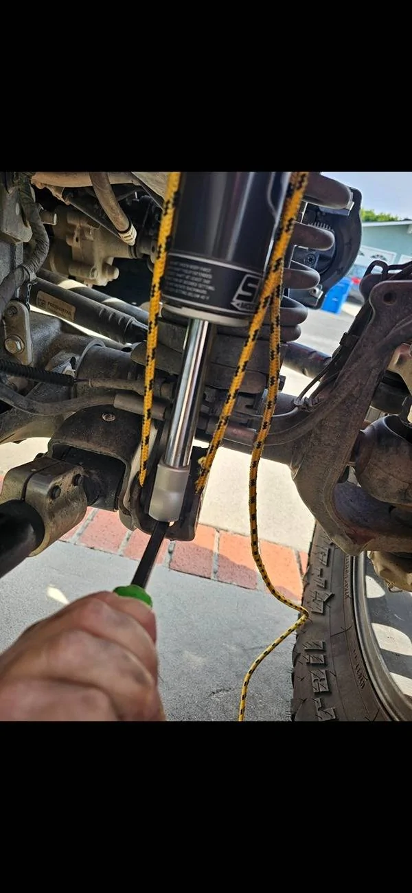Jeep Wrangler JL Installing Fox Performance 2.0 Reservoir Shocks Screenshot_20250626_064854_Gallery