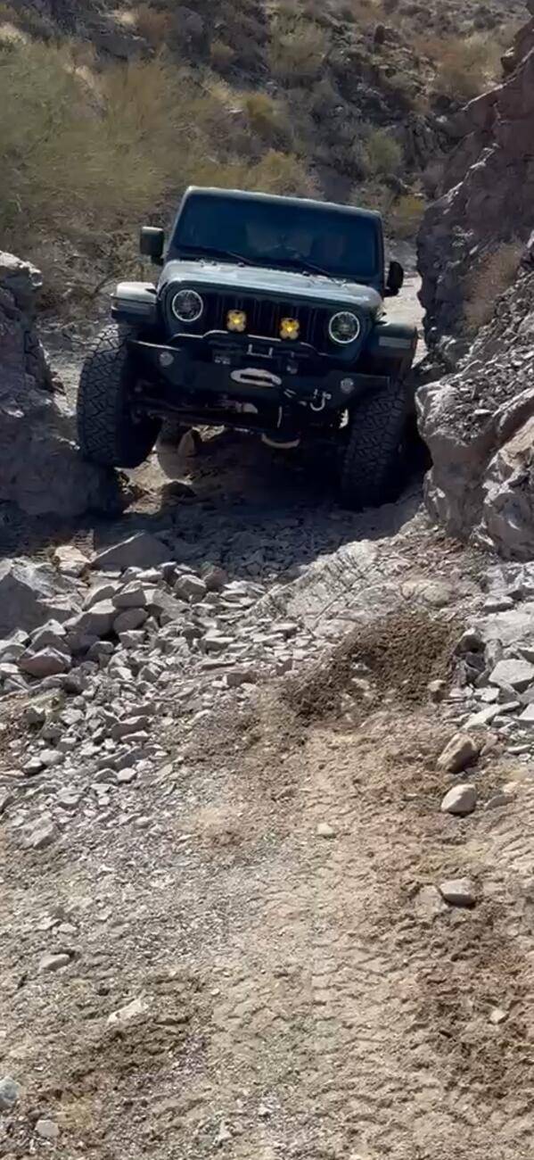 Jeep Wrangler JL Jeep whoops Bronco's butt IMG_1744