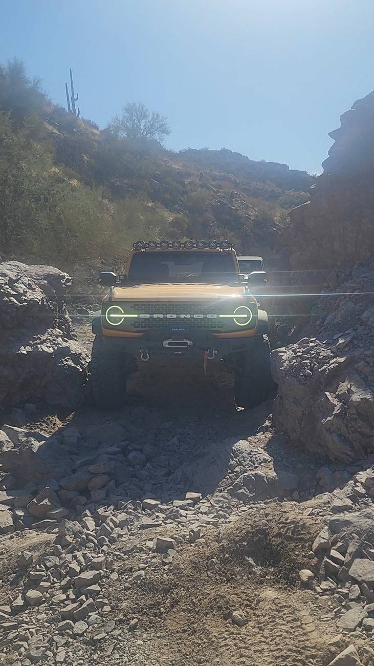 Jeep Wrangler JL Jeep whoops Bronco's butt 20250308_154543