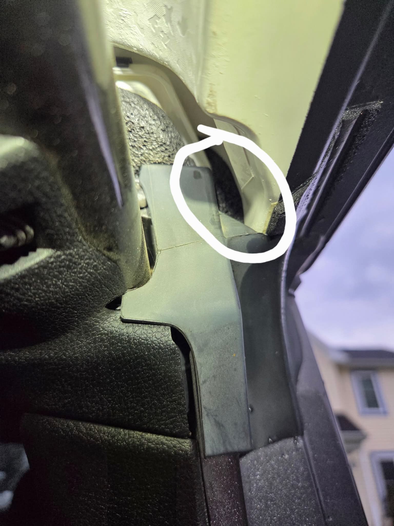 Jeep Wrangler JL B pilar leaking FB_IMG_1751415760370
