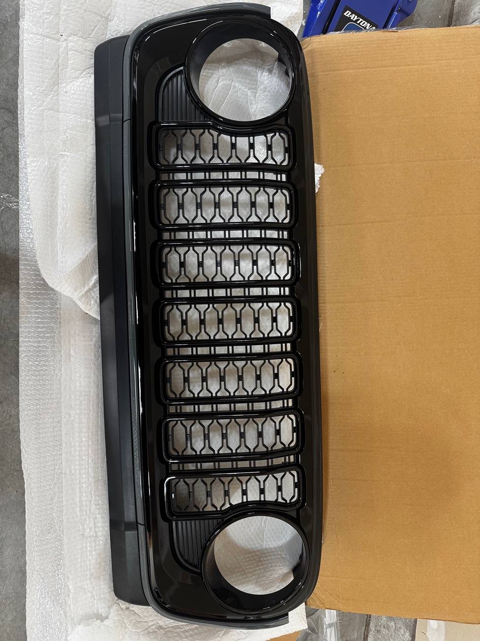 Jeep Wrangler JL 2025 Willys Grille $300 IMG_9963