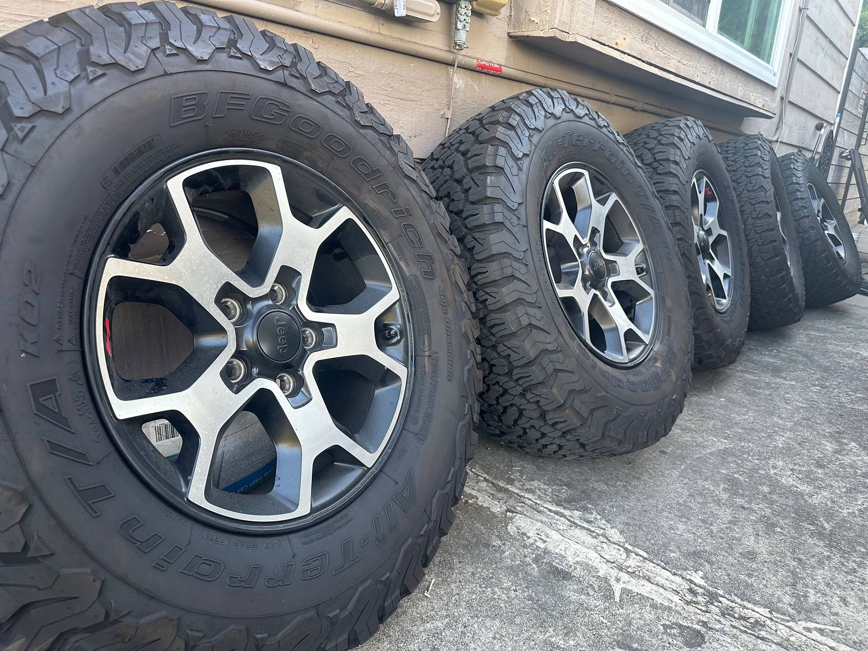Jeep Wrangler JL Five Rubicon wheels and tires IMG_7301