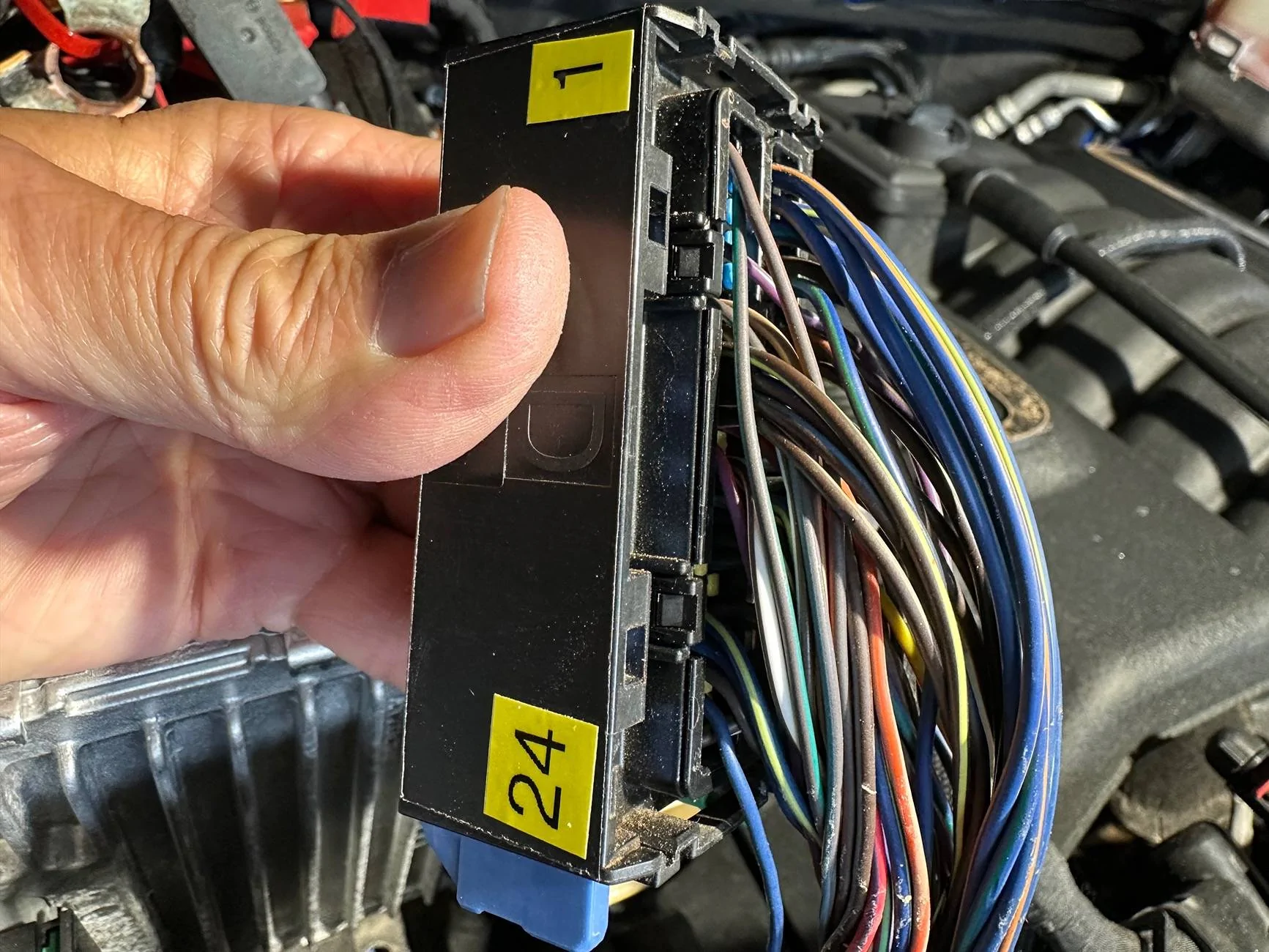 Jeep Wrangler JL Removing cover from  ECU connector? IMG_1276