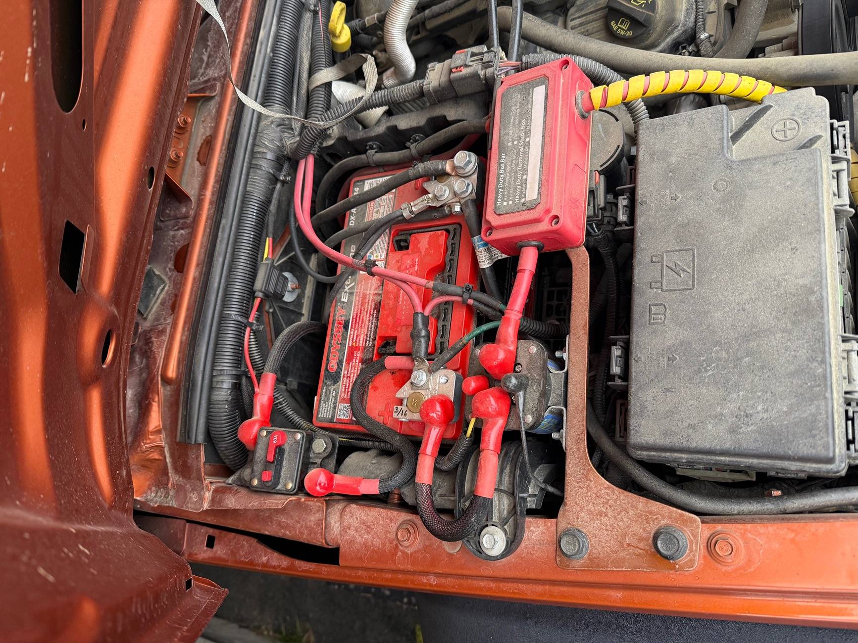 Jeep Wrangler JL Electrical bus bar IMG_0076