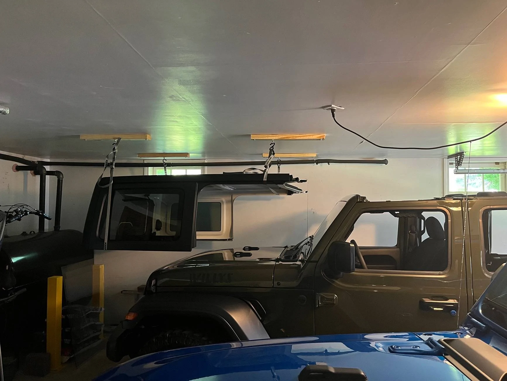 Jeep Wrangler JL Hard top storage and hoist? IMG_6095