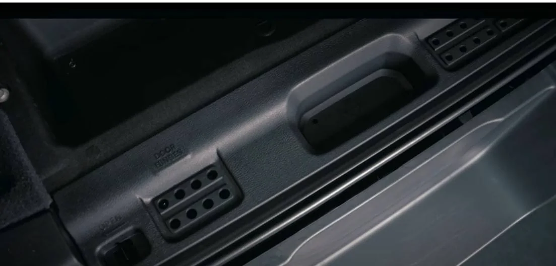 Jeep Wrangler JL Jeep Torx tool kit storage location 
