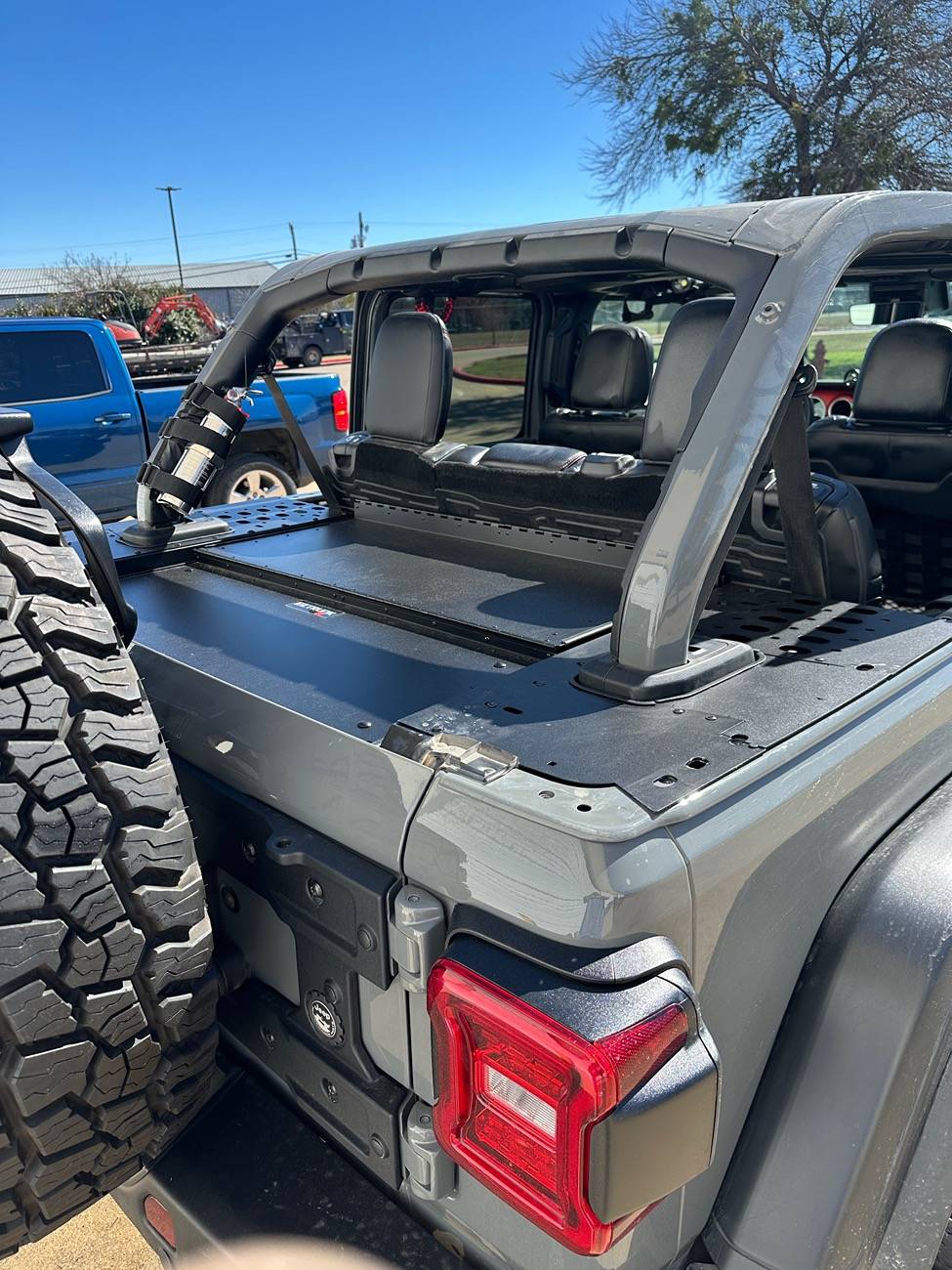 Jeep Wrangler JL Fire Extinguisher Setup - Let's See Yours 1753714532865-ey