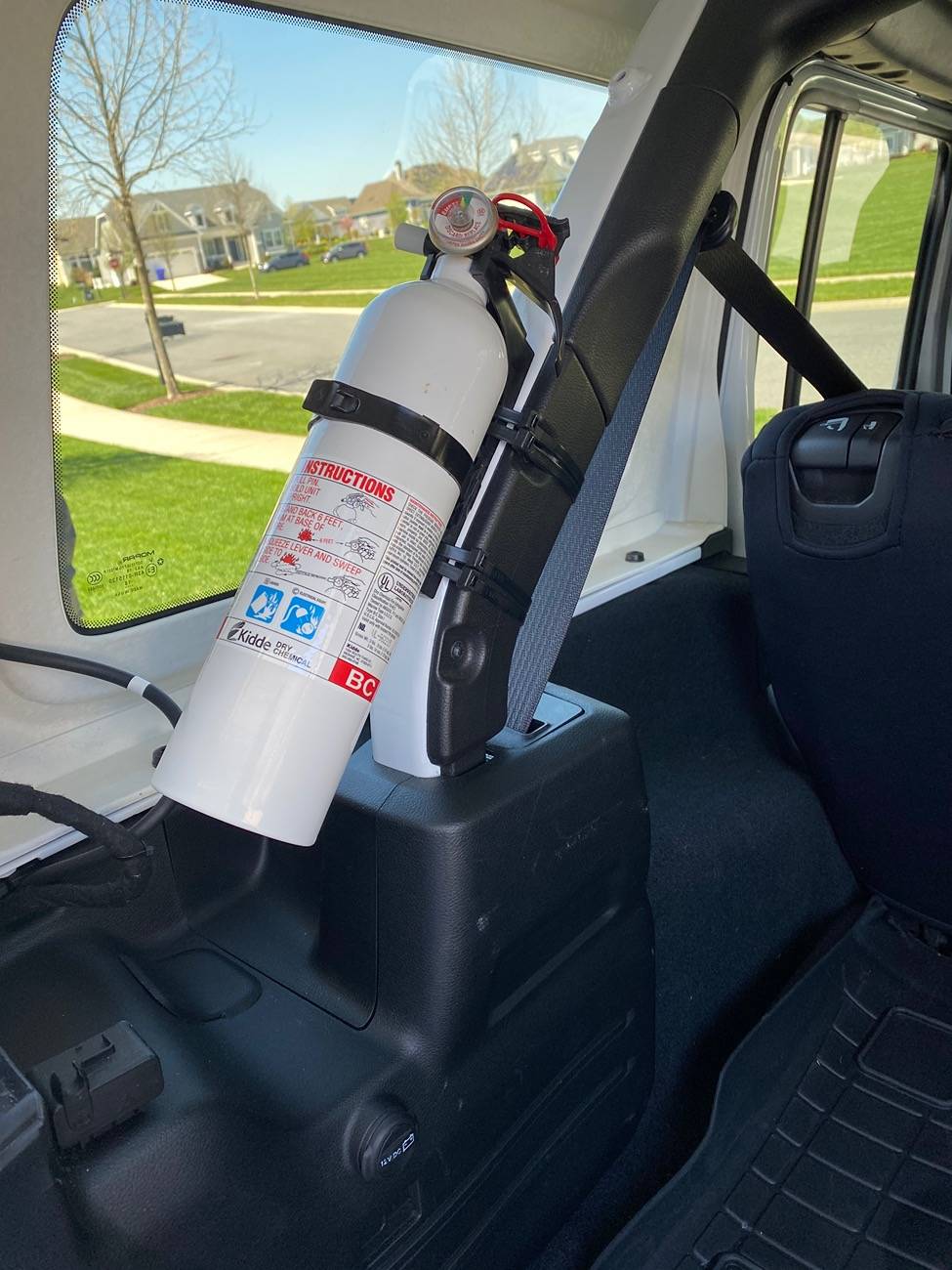 Jeep Wrangler JL Fire Extinguisher Setup - Let's See Yours IMG_2656