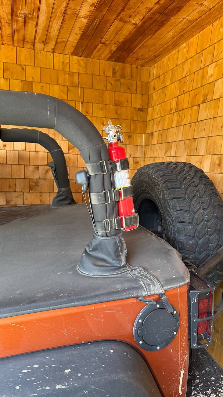 Jeep Wrangler JL Fire Extinguisher Setup - Let's See Yours IMG_1422