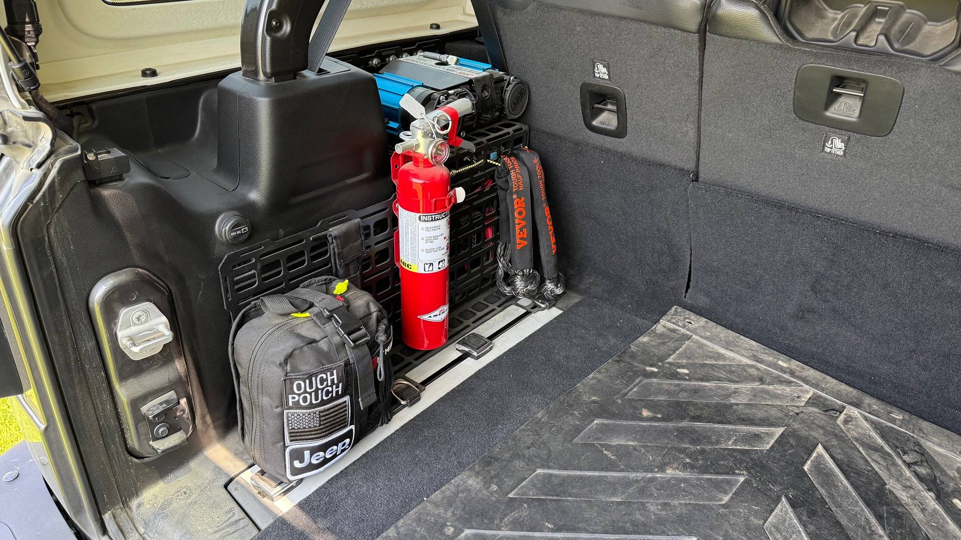 Jeep Wrangler JL Fire Extinguisher Setup - Let's See Yours IMG_1421