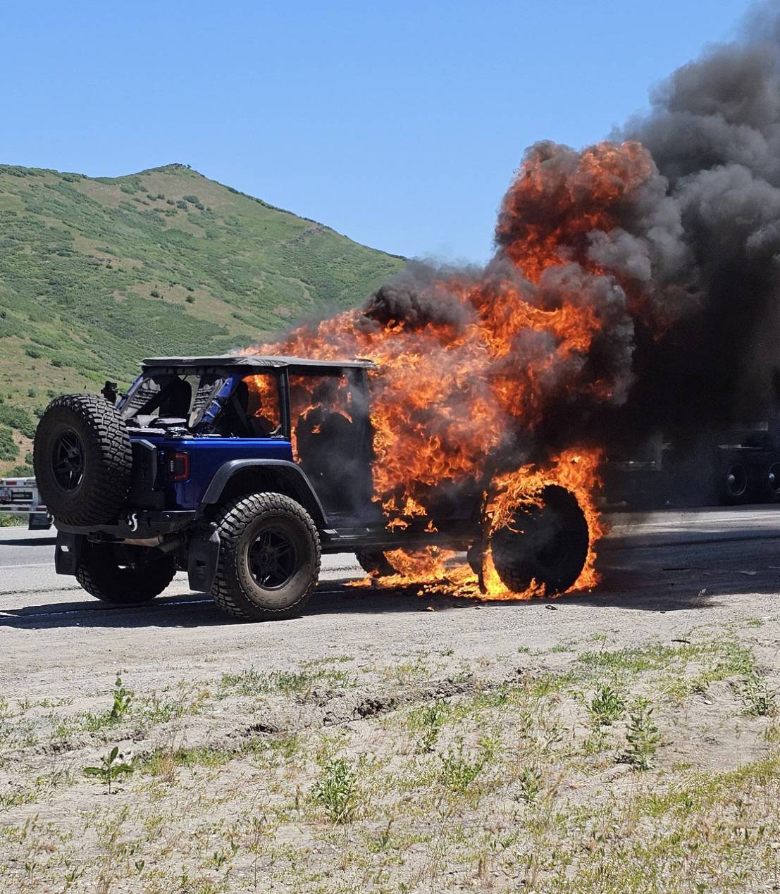 Jeep Wrangler JL Fire Extinguisher Setup - Let's See Yours IMG_3299