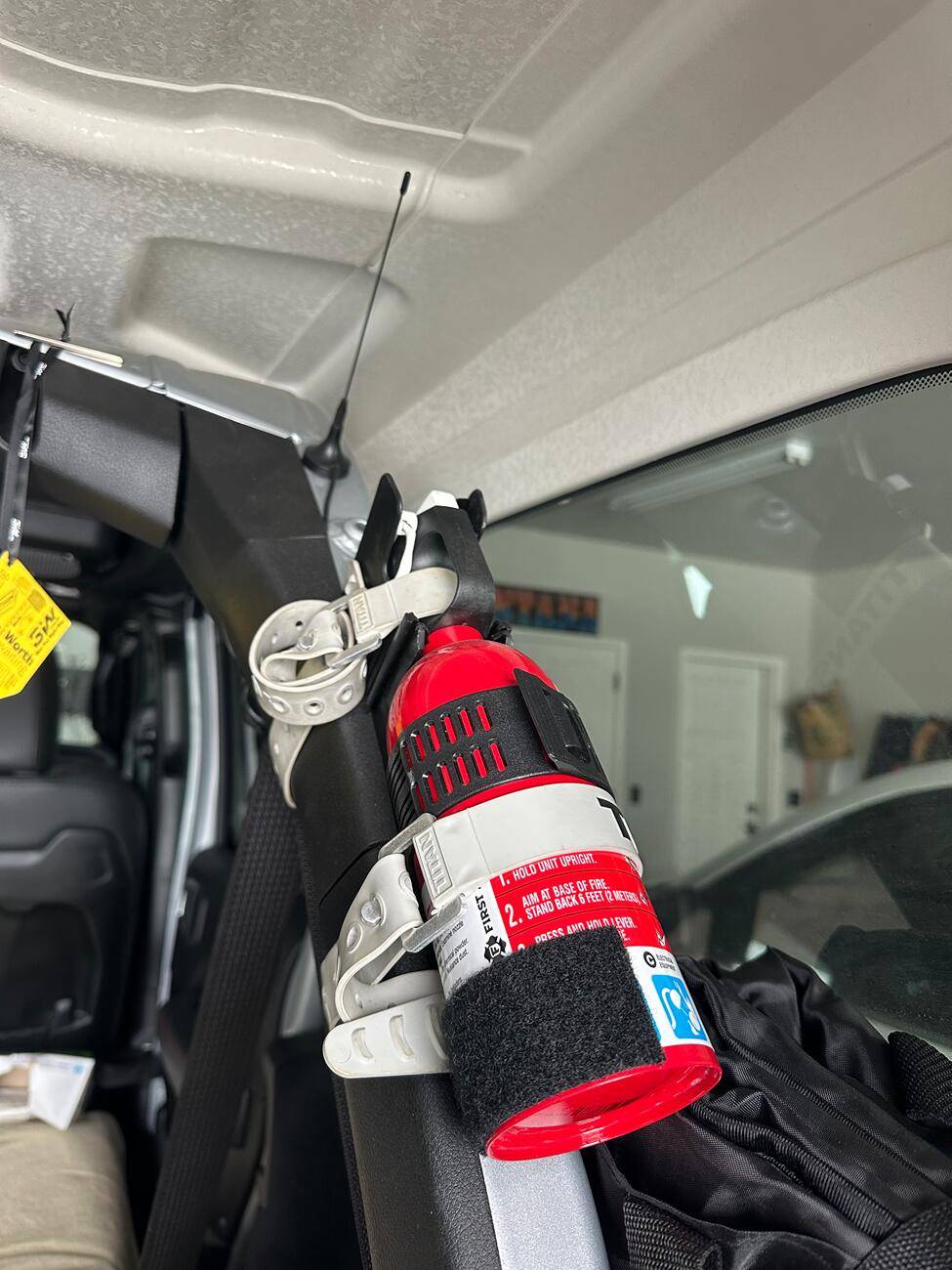 Jeep Wrangler JL Fire Extinguisher Setup - Let's See Yours tempImageVtJ6MN