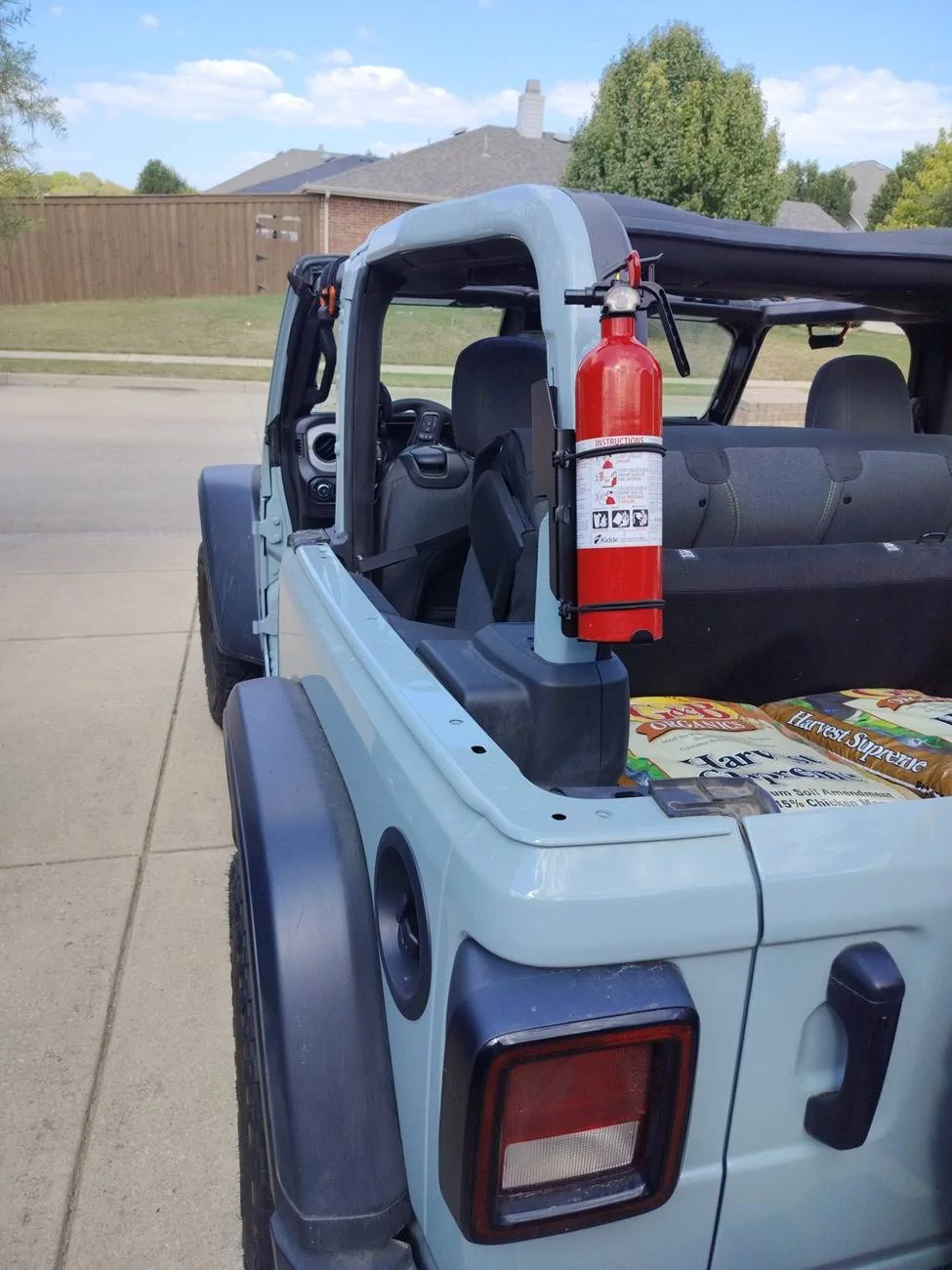 Jeep Wrangler JL Fire Extinguisher Setup - Let's See Yours ac2c0b1c-7146-4326-abe4-95ceb8d68856