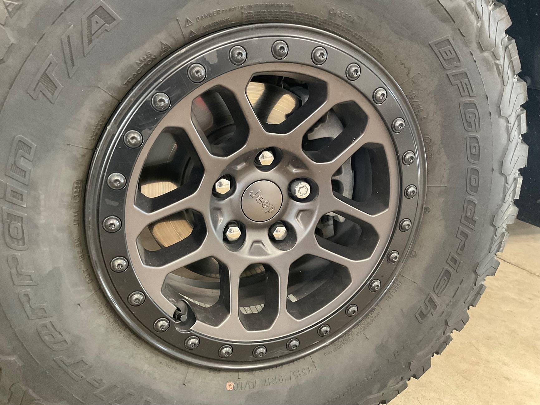Jeep Wrangler JL Grey xr wheel color paint code? IMG_4310