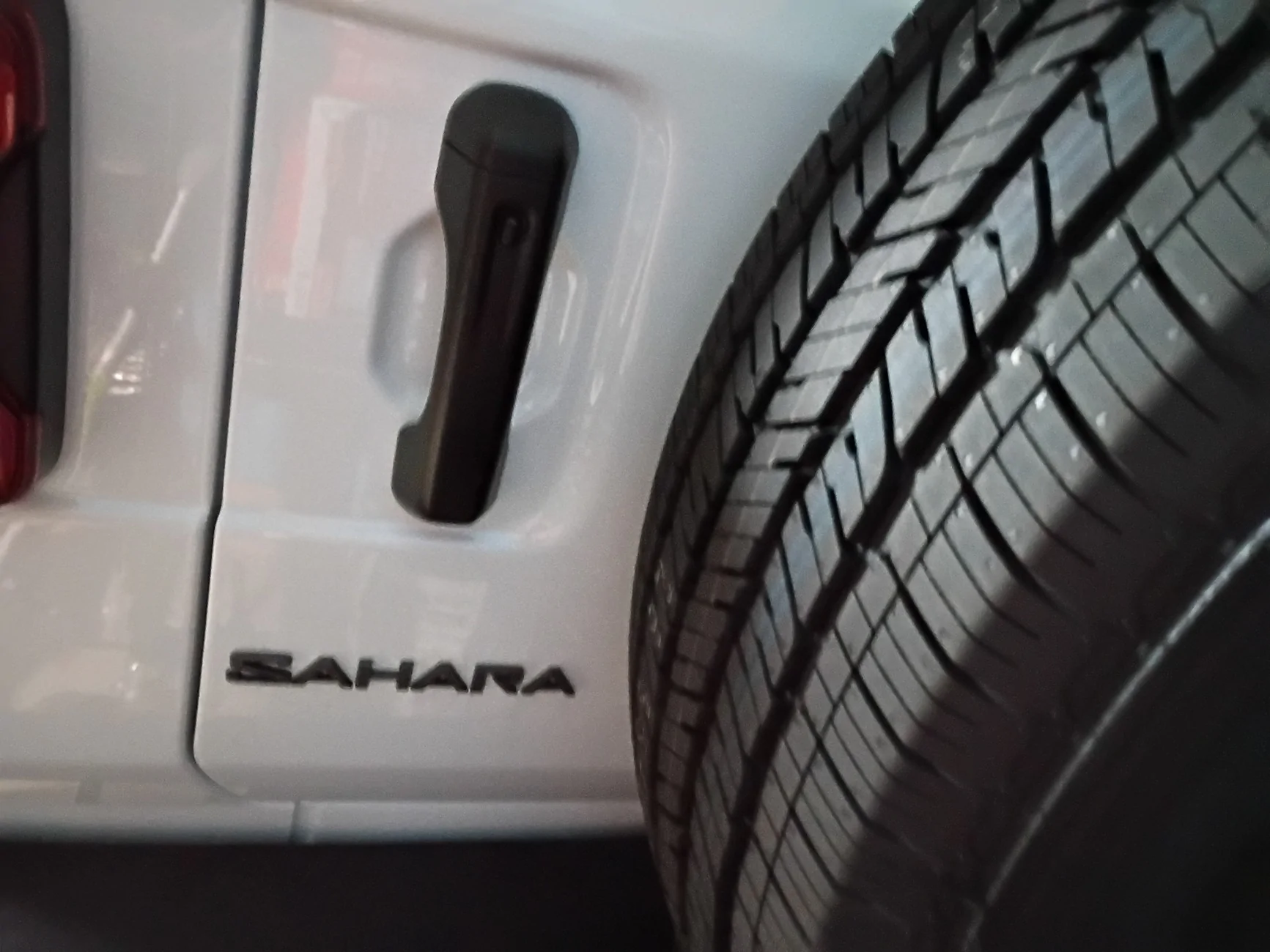 Jeep Wrangler JL Just curious about Sahara slogo