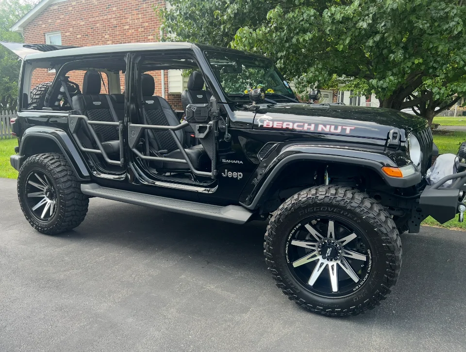 Jeep Wrangler JL Just curious about Sahara IMG_8838