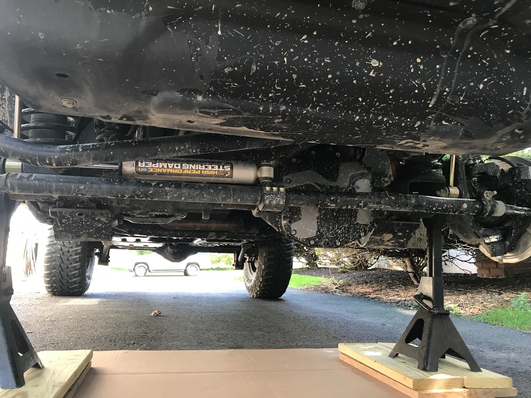Jeep Wrangler JL Steering stabilizer rubbing on tie rod 1754093932983-g1