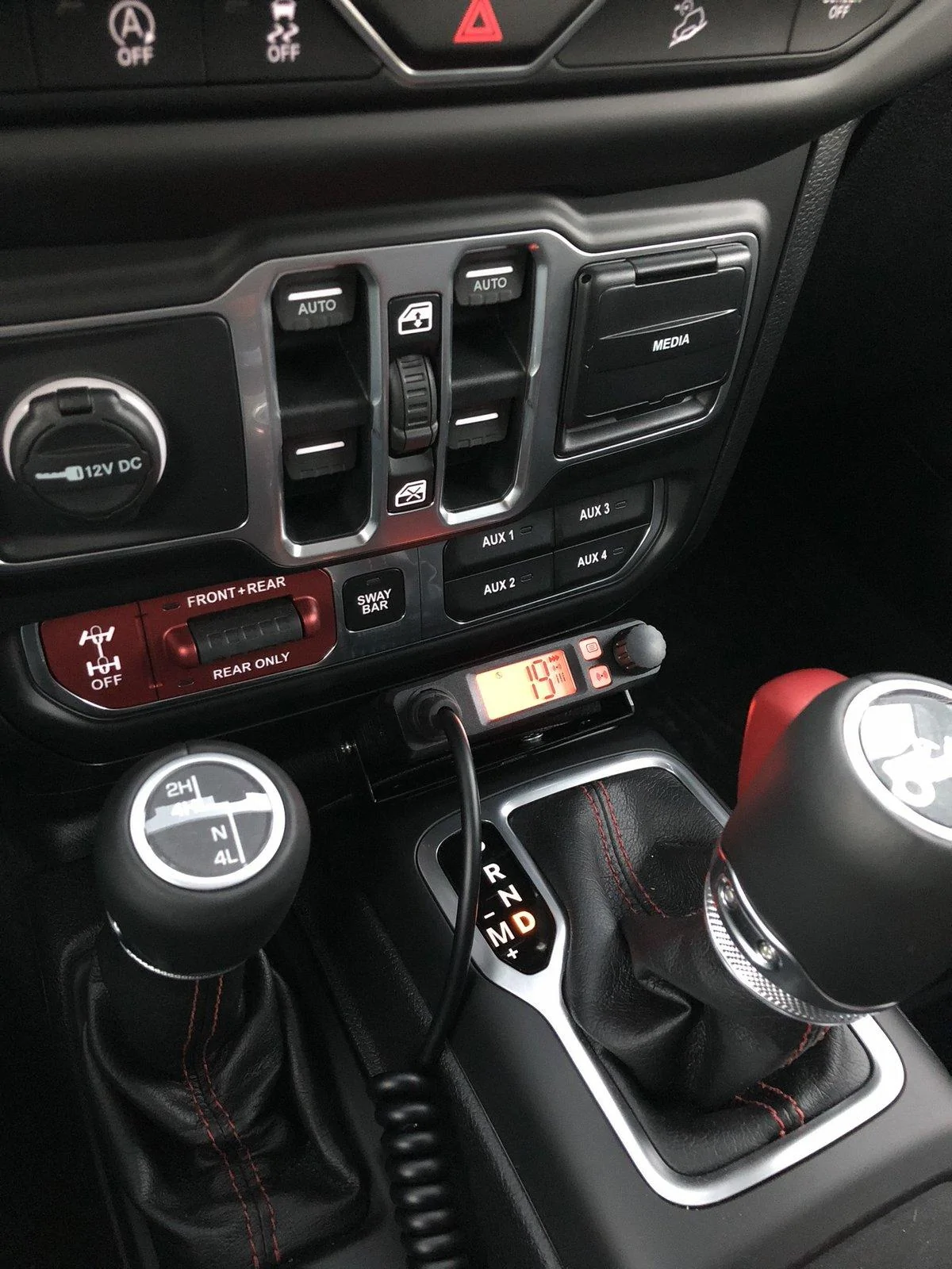 Jeep Wrangler JL Finished my CB install.  Pics inside cb2