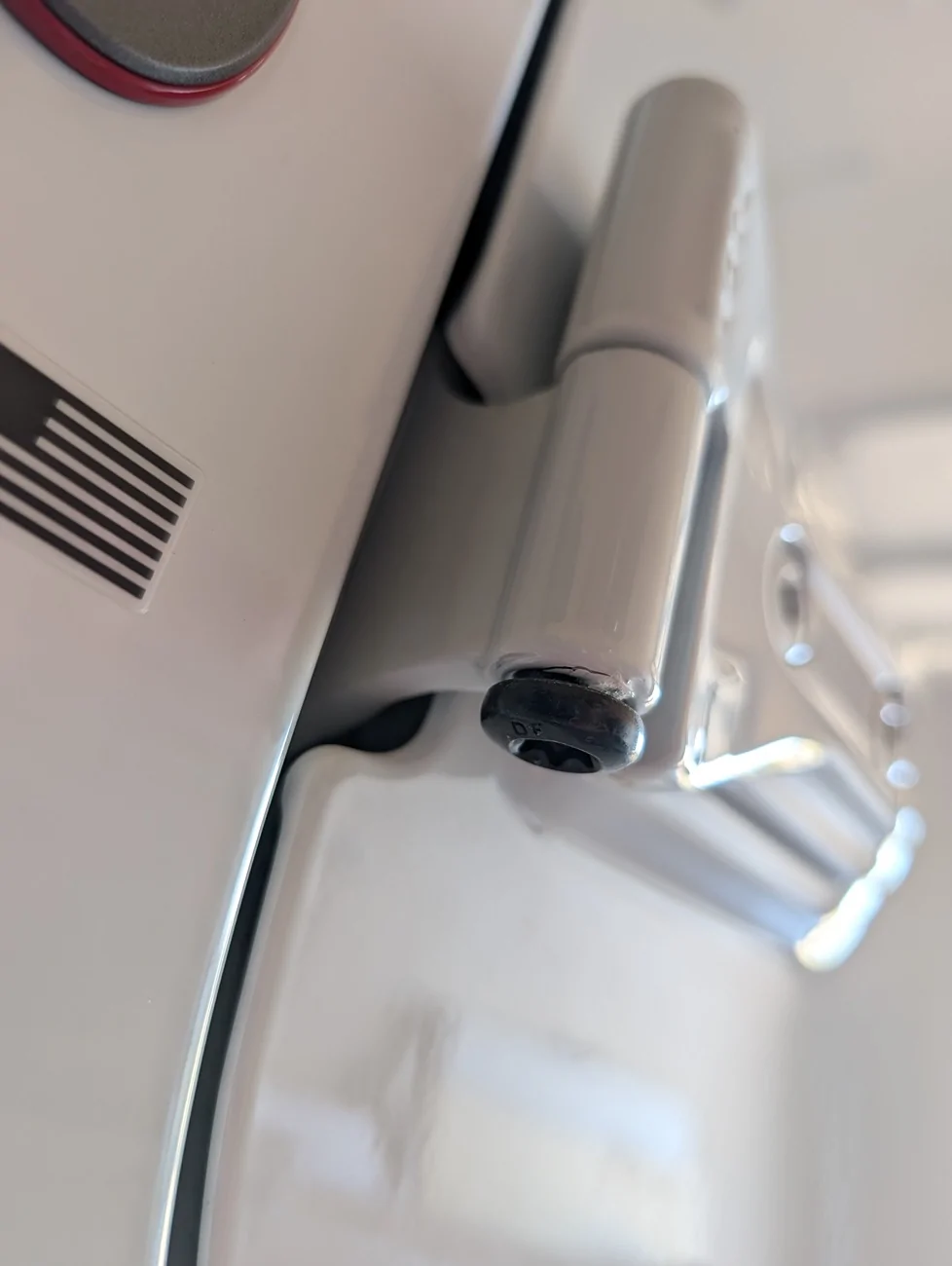 Jeep Wrangler JL Paint cracking on door hinge 1000006605