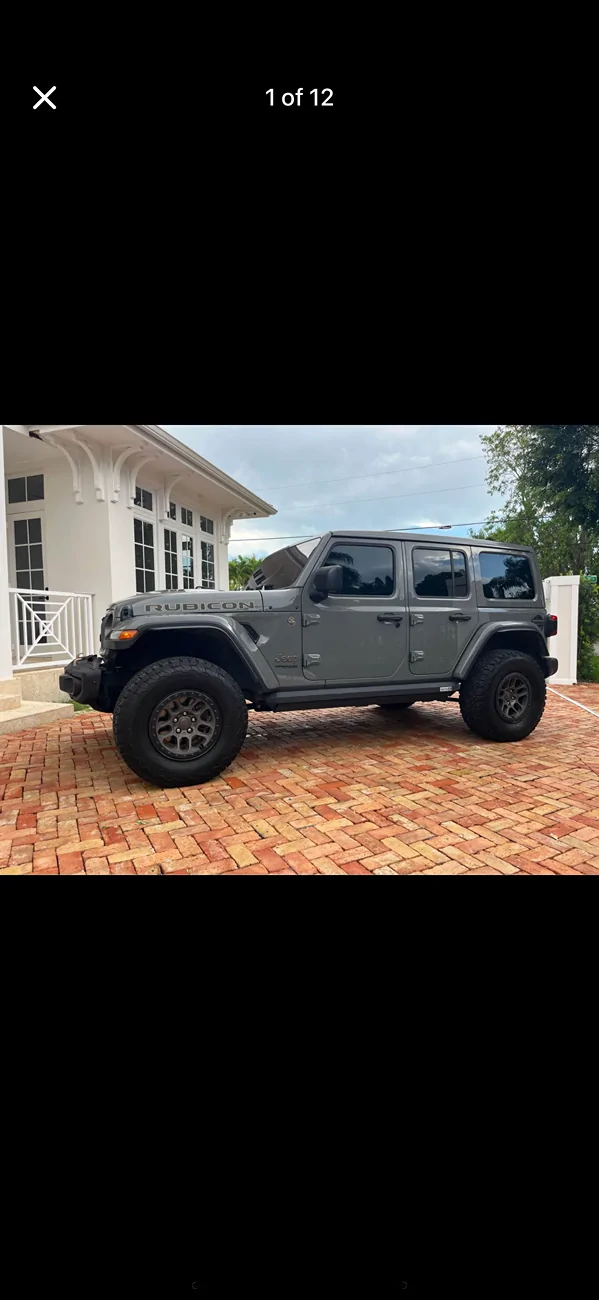 Jeep Wrangler JL FS: AMP RESEARCH XL AUTO STEPS IMG_1121