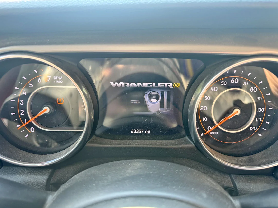 Jeep Wrangler JL Dash display stays on? IMG_5975r