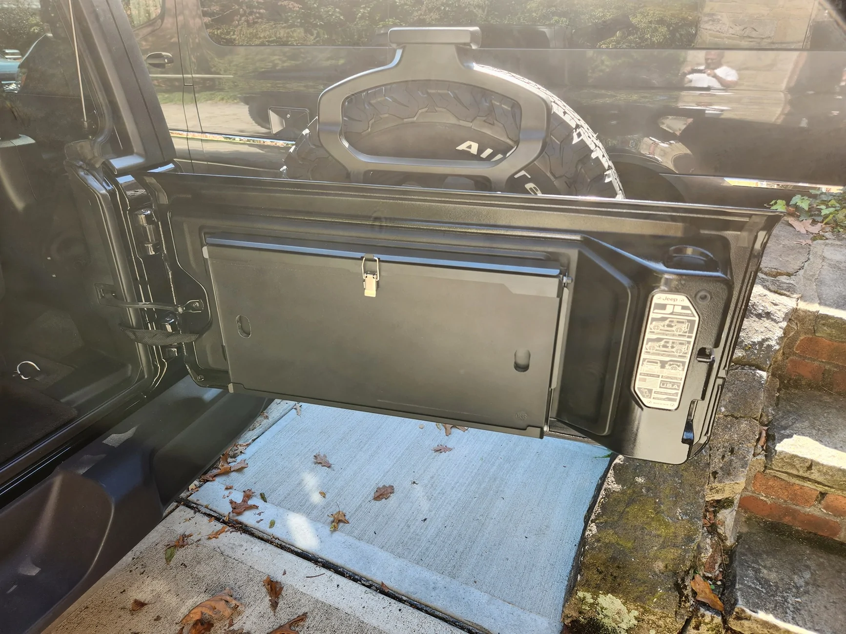 Jeep Wrangler JL Tailgate Table 20241011_134316