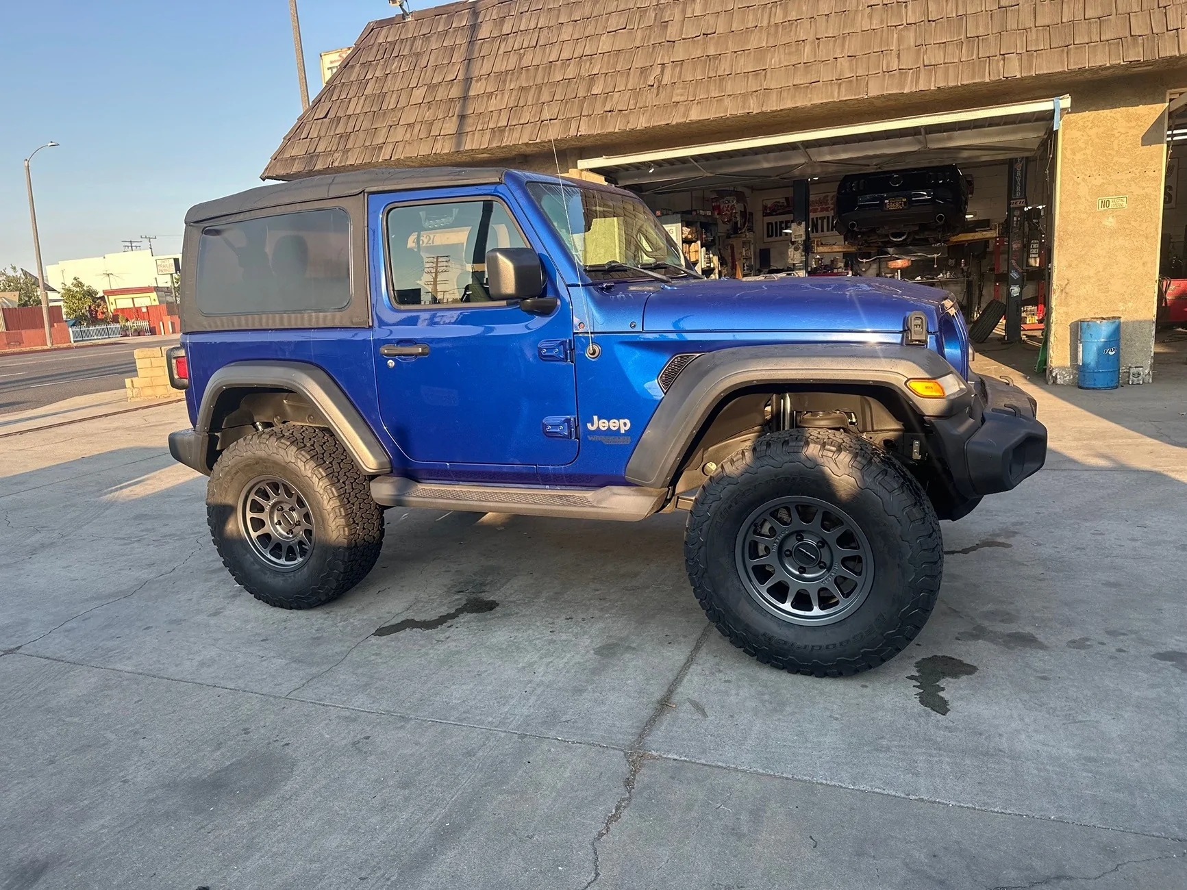 Jeep Wrangler JL 2018 2-Door JL Soft Top Stuck 2018 JL Sport-2