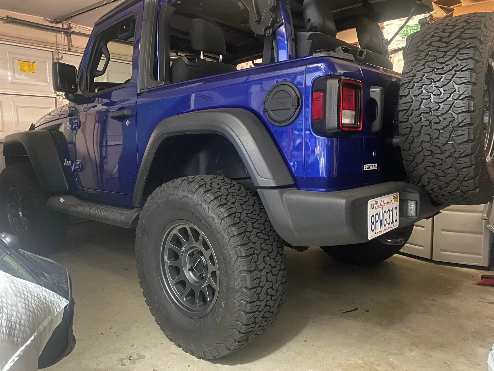 Jeep Wrangler JL 2018 2-Door JL Soft Top Stuck 2018 JL Sport