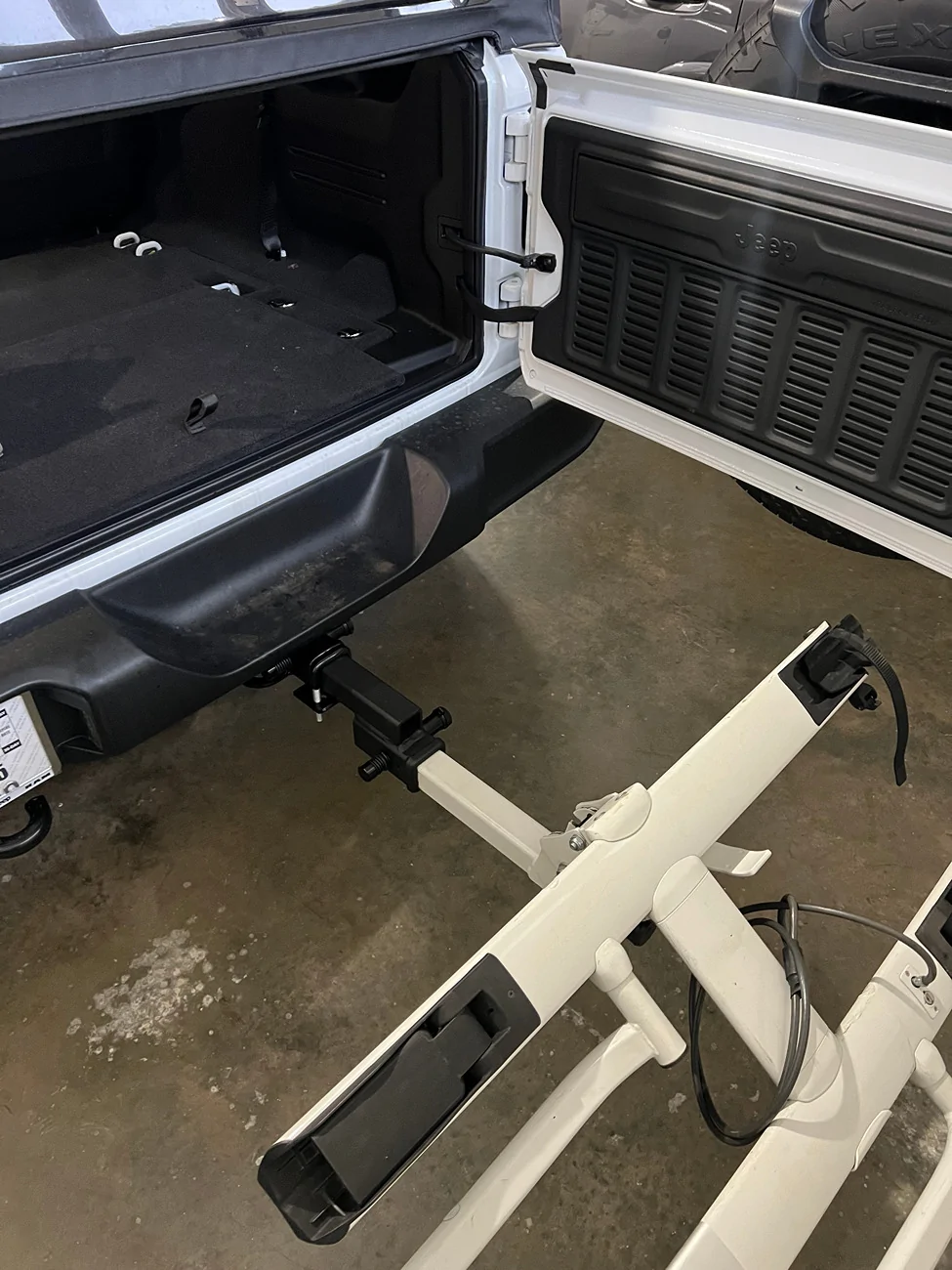 Jeep Wrangler JL Curt Hitch Mount IMG_1474