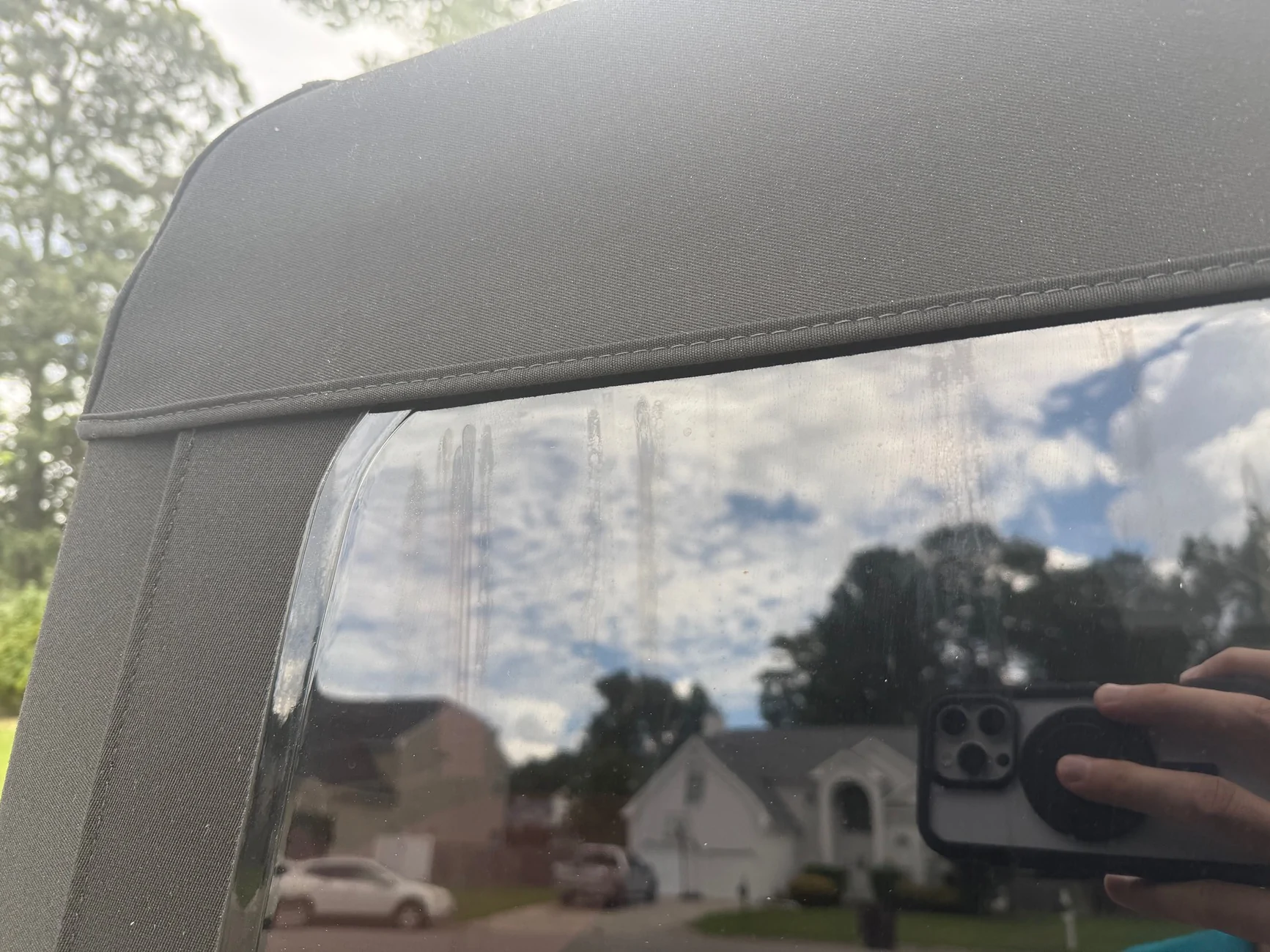 Jeep Wrangler JL Streaks on vinyl windows IMG_2280