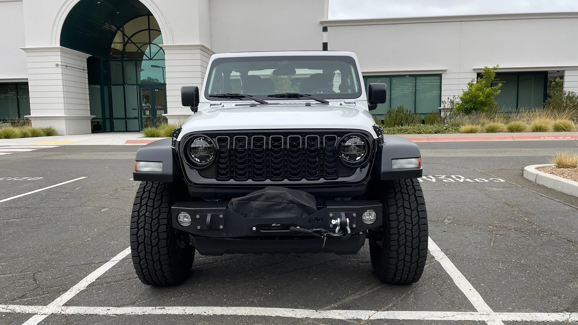 Jeep Wrangler JL Experience with 2024 grille from eBay? IMG_3597