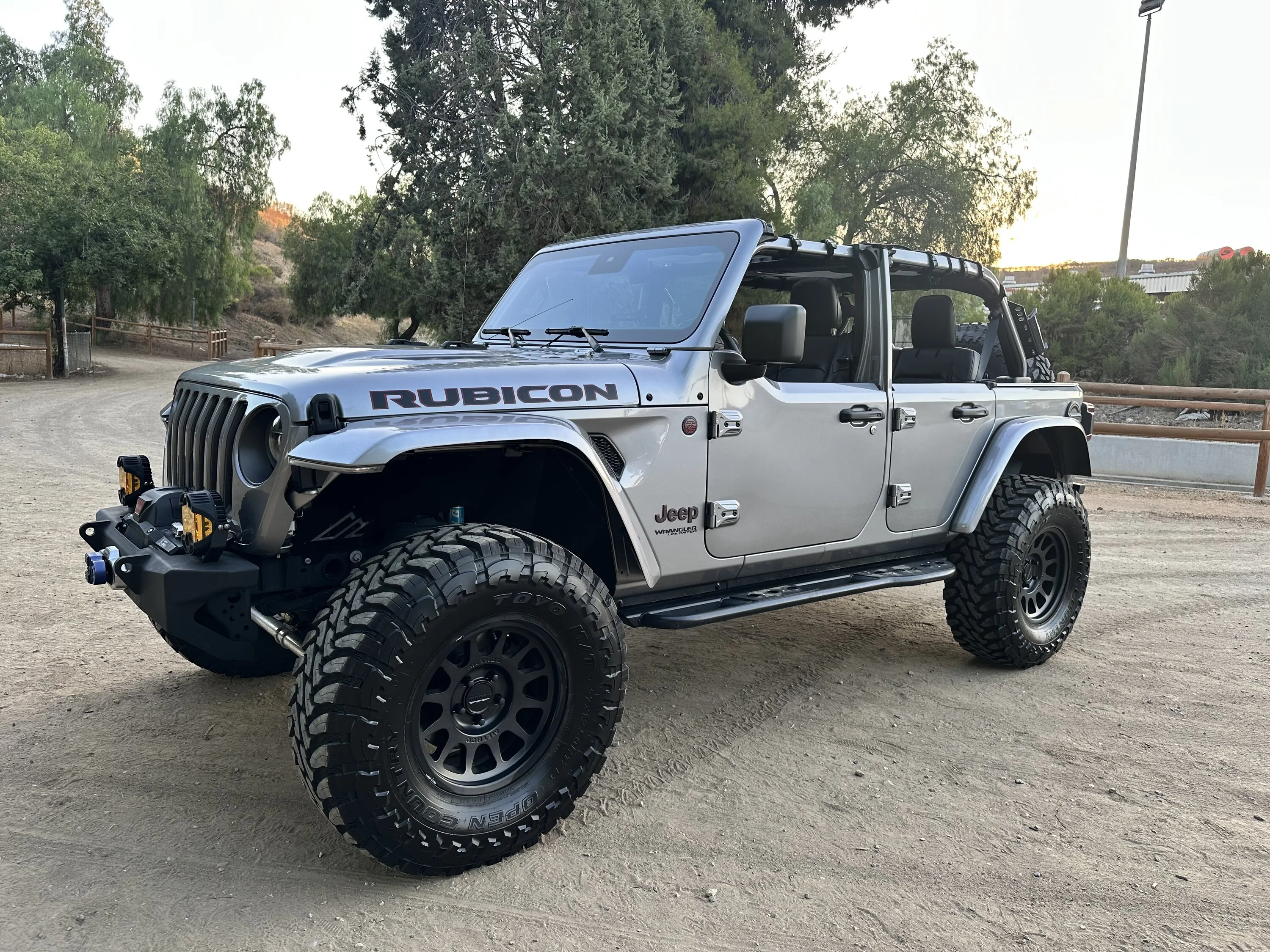 Jeep Wrangler JL White Knuckle Sliders JLU IMG_6354