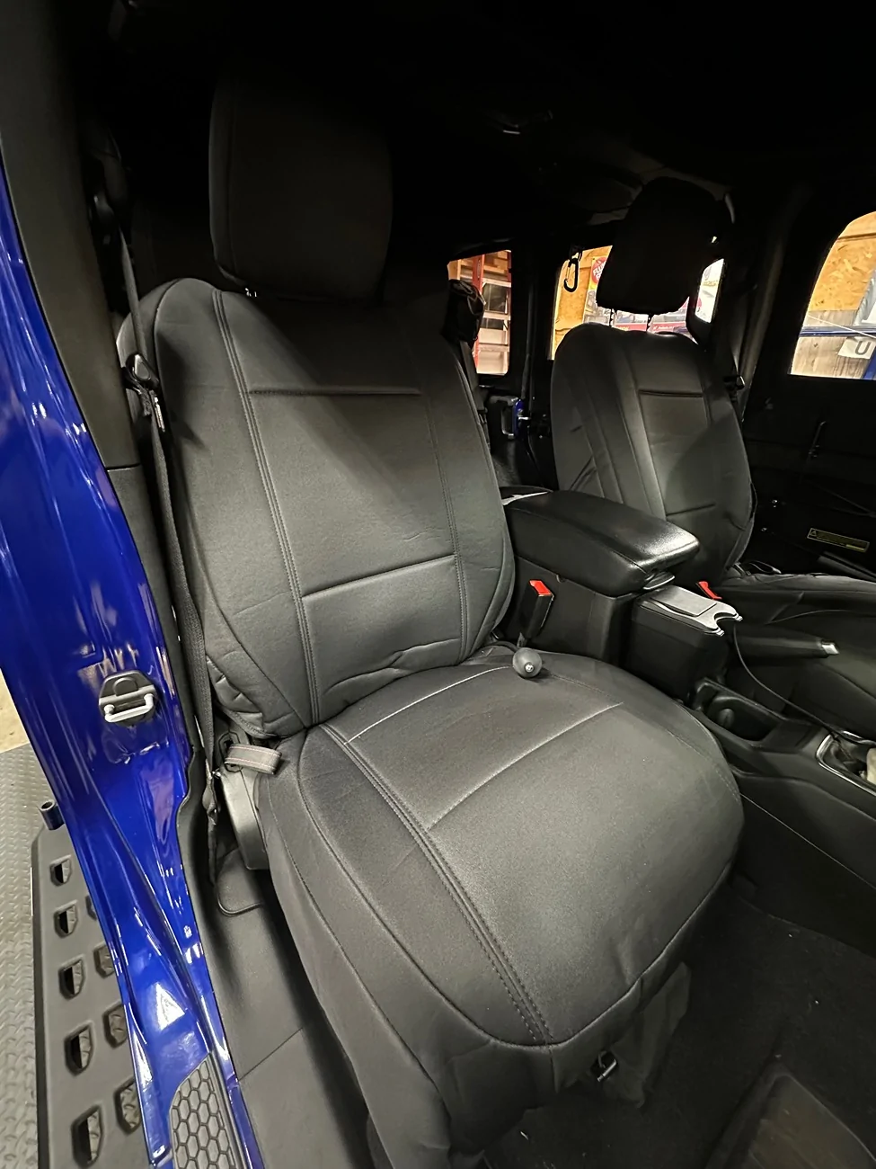 Jeep Wrangler JL All about SEATS! Who's changed 'em out? IMG_5384